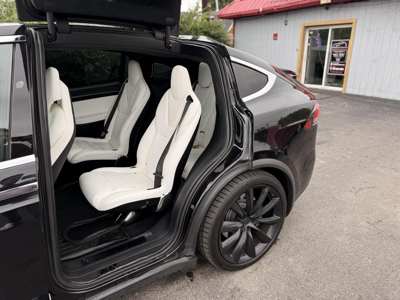 Tesla Model X 75D 4D SUV AWD 2017