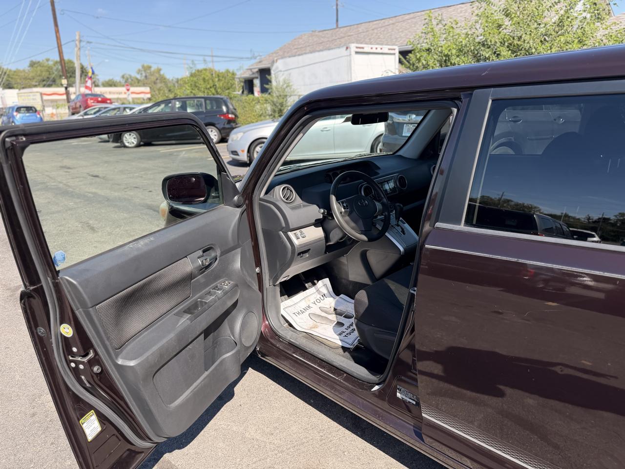 Toyota Scion xB photo 21