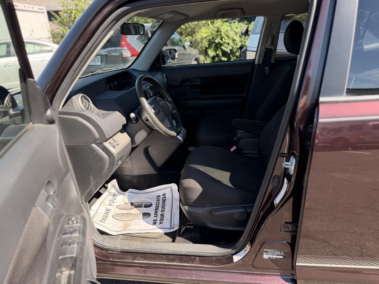 Toyota Scion xB photo 23