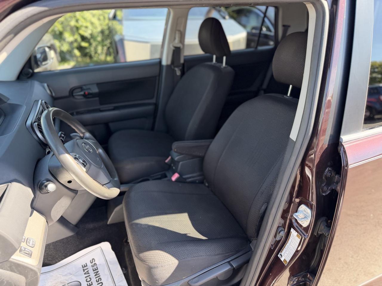Toyota Scion xB photo 25