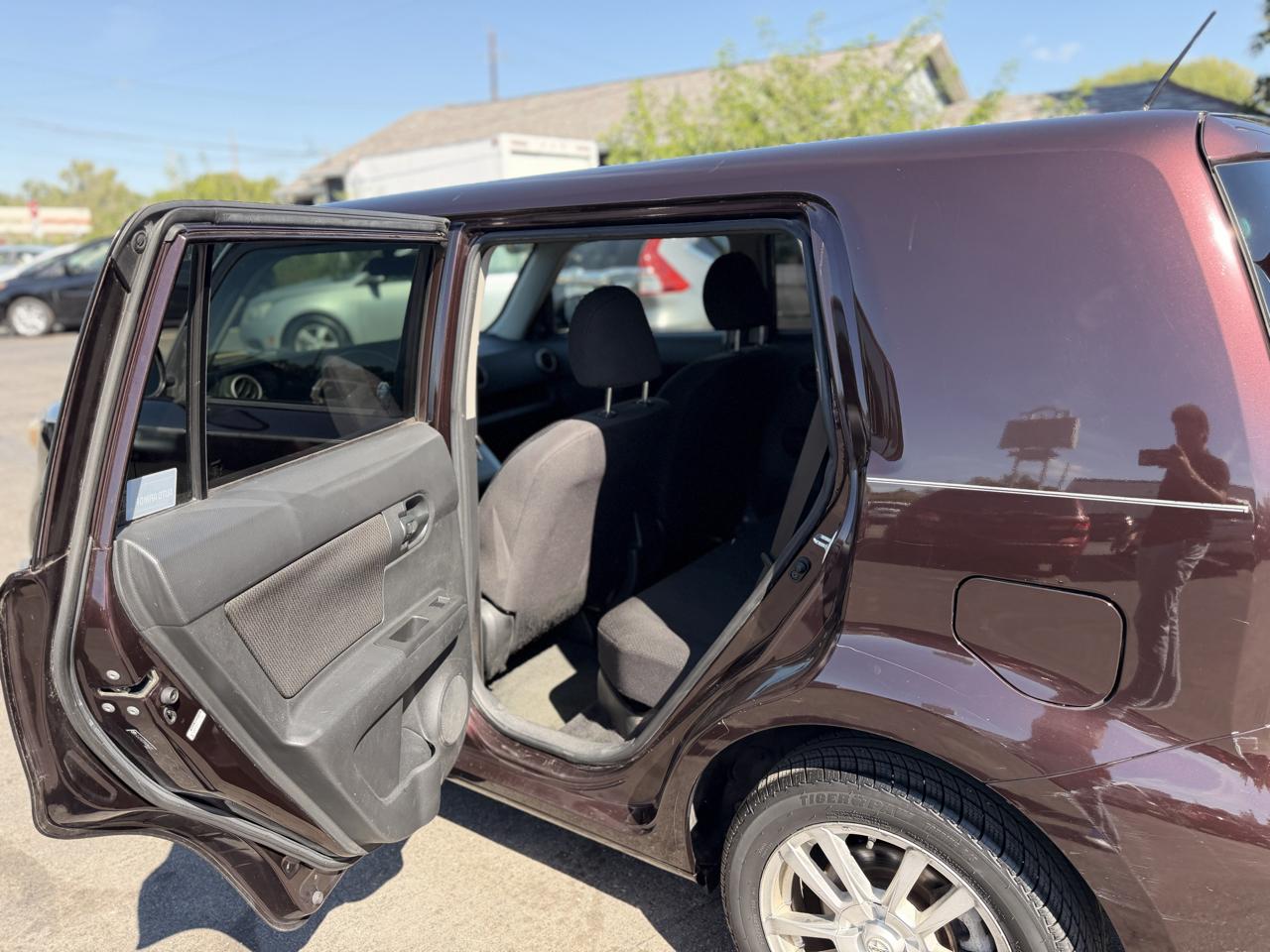 Toyota Scion xB photo 27