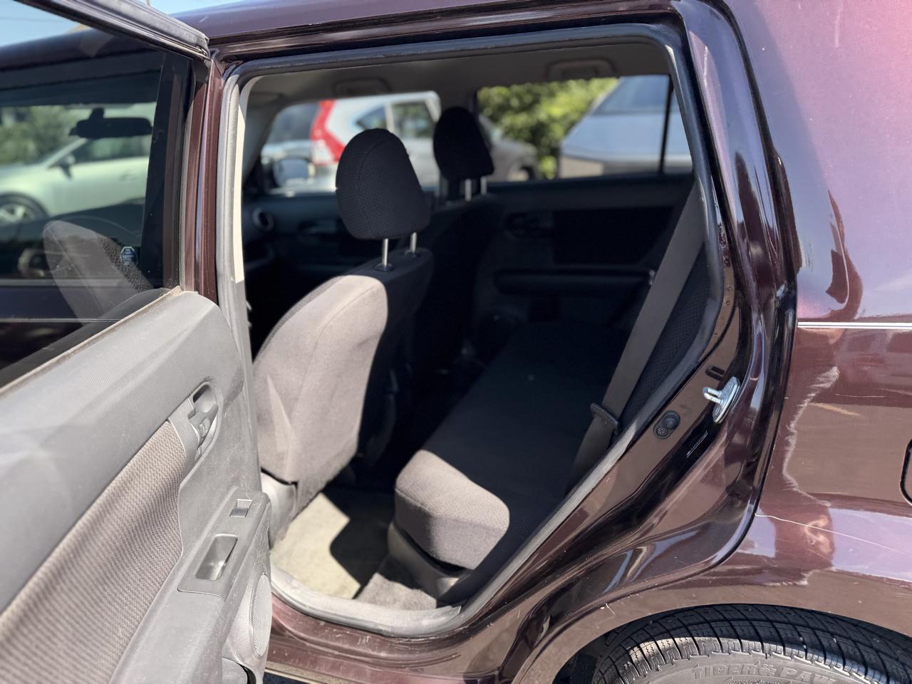 Toyota Scion xB photo 28