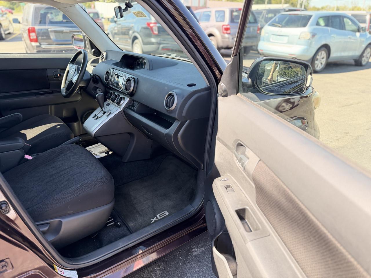 Toyota Scion xB photo 39