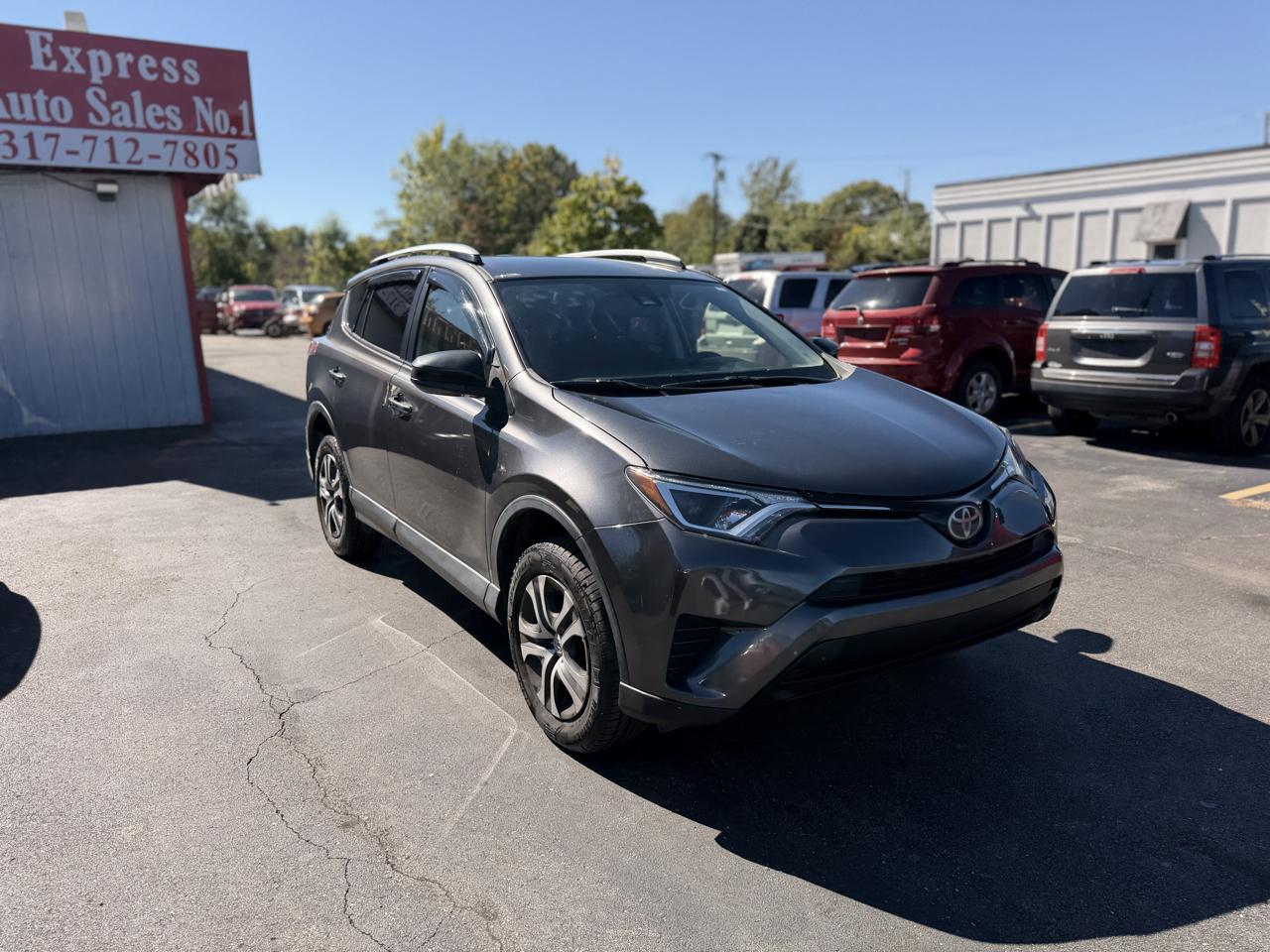 Toyota RAV4 LE FWD 2017