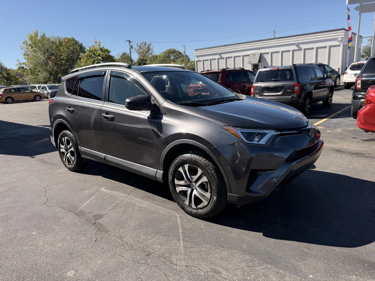 Toyota RAV4 LE FWD 2017