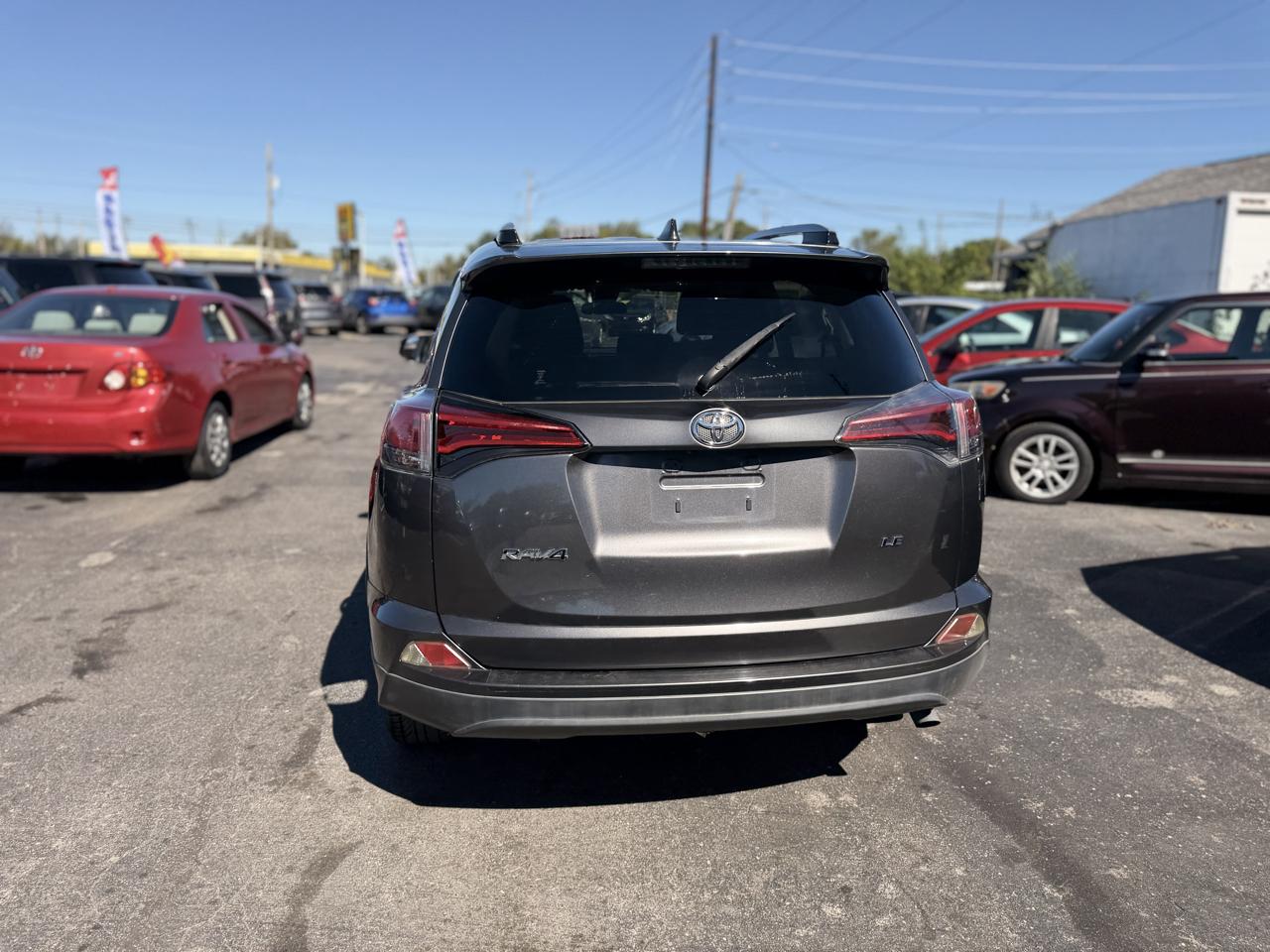 Toyota RAV4 LE FWD 2017