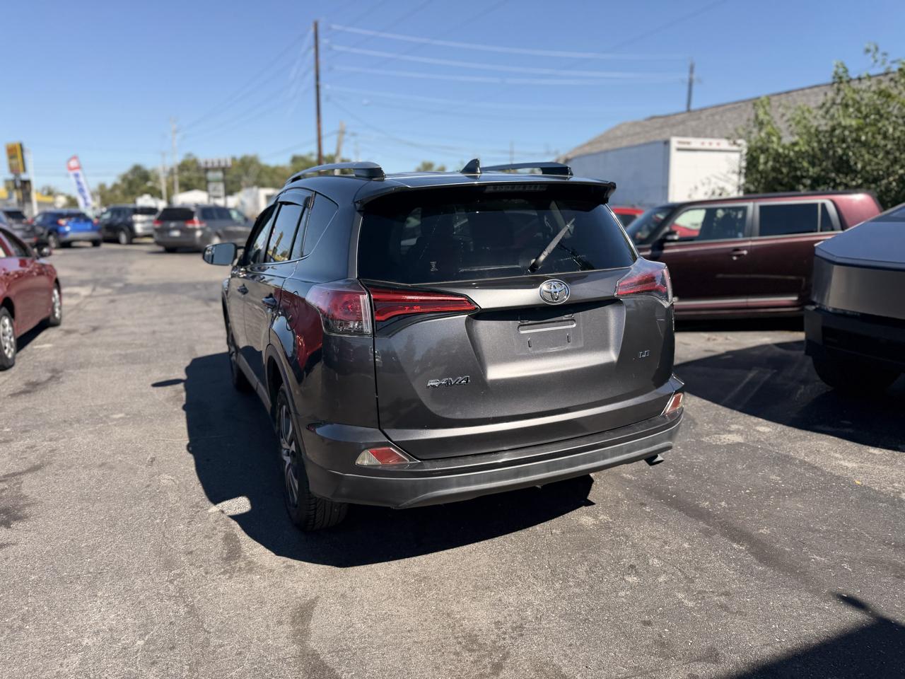 Toyota RAV4 LE FWD 2017