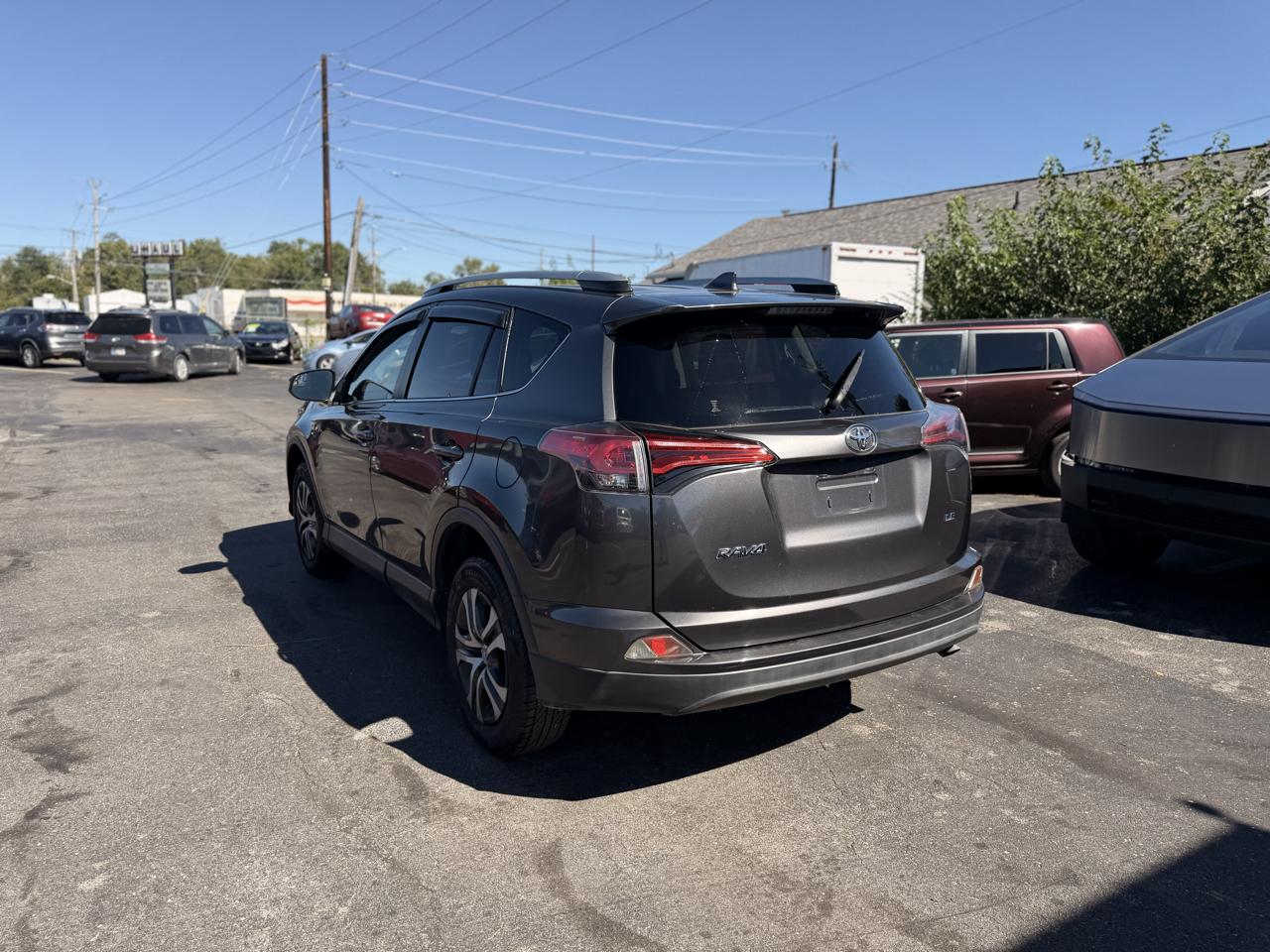 Toyota RAV4 LE FWD 2017