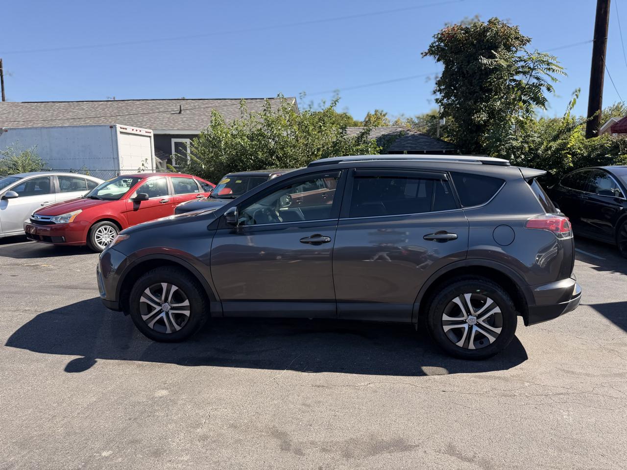 Toyota RAV4 LE FWD 2017