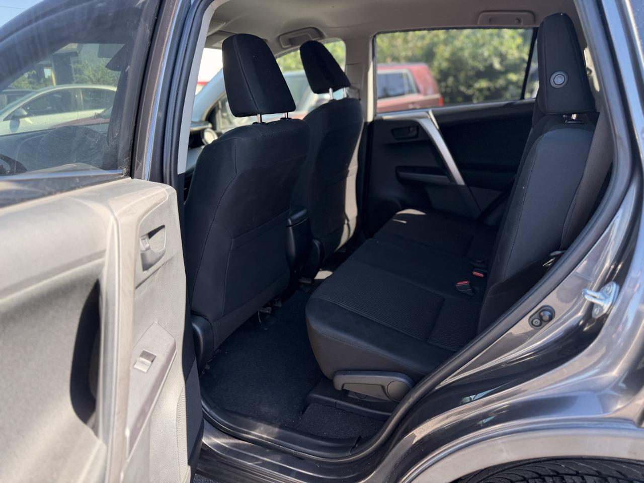Toyota RAV4 LE FWD 2017