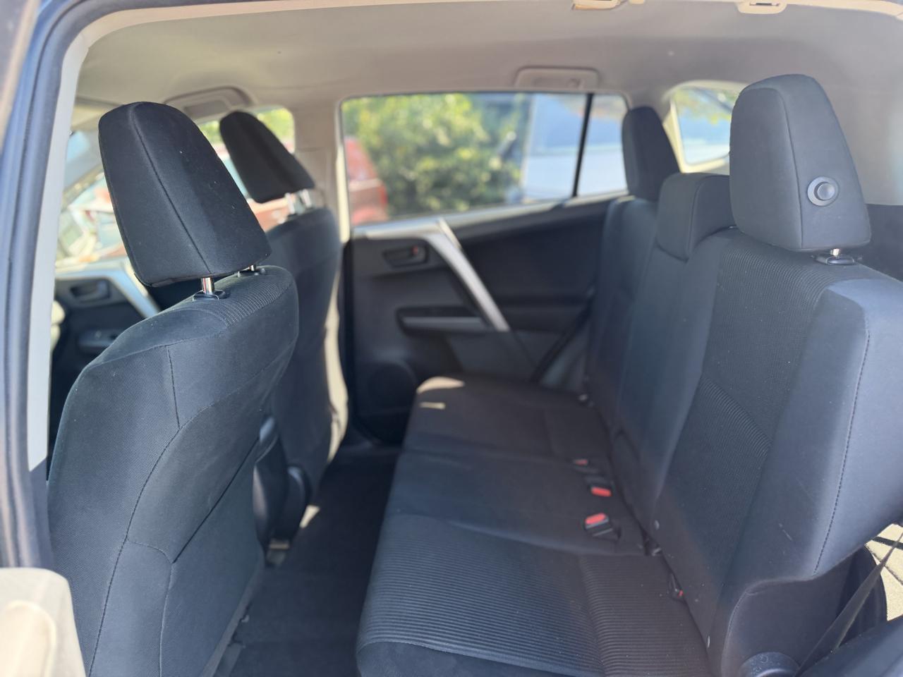 Toyota RAV4 LE FWD 2017