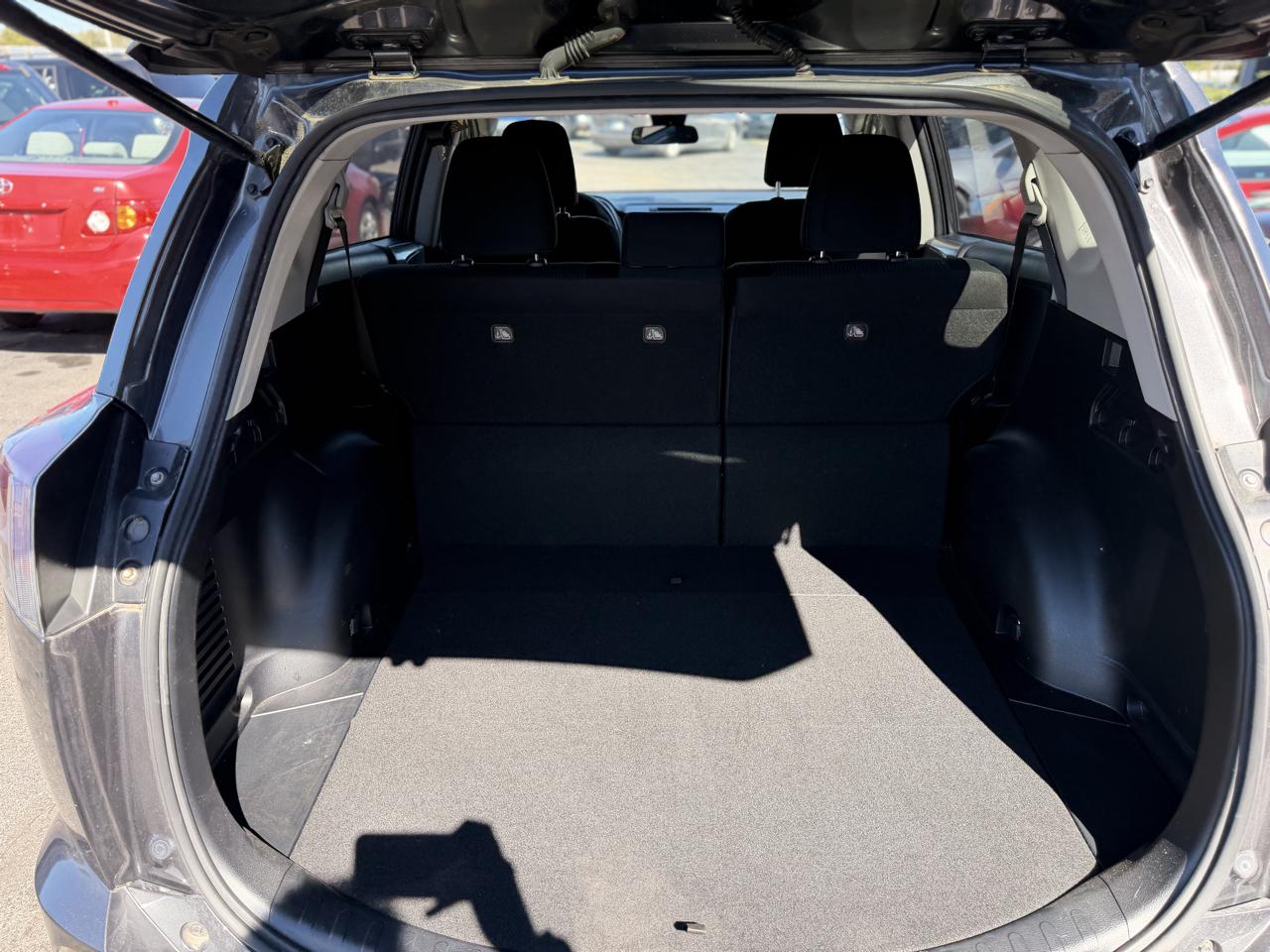 Toyota RAV4 LE FWD 2017