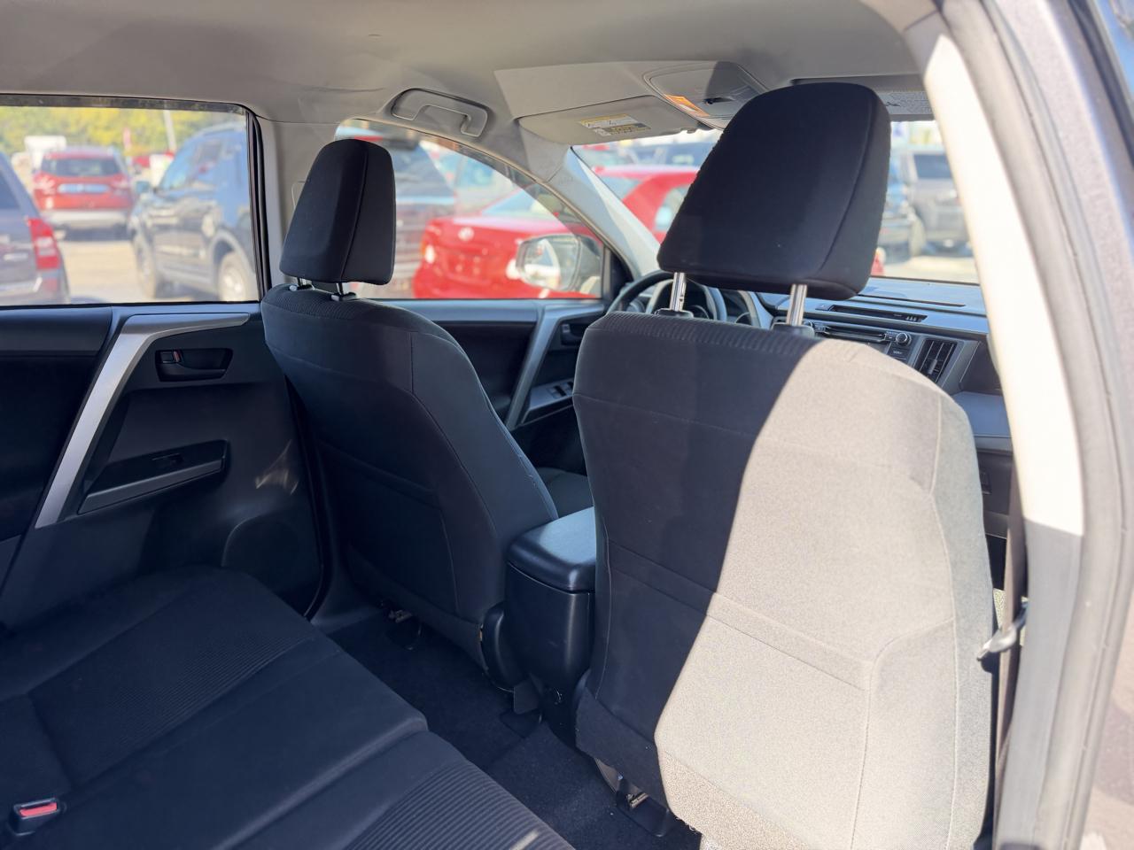 Toyota RAV4 LE FWD 2017