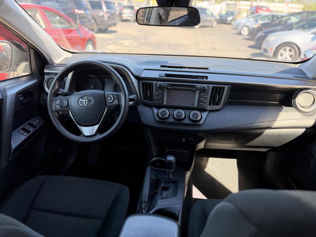 Toyota RAV4 LE FWD 2017