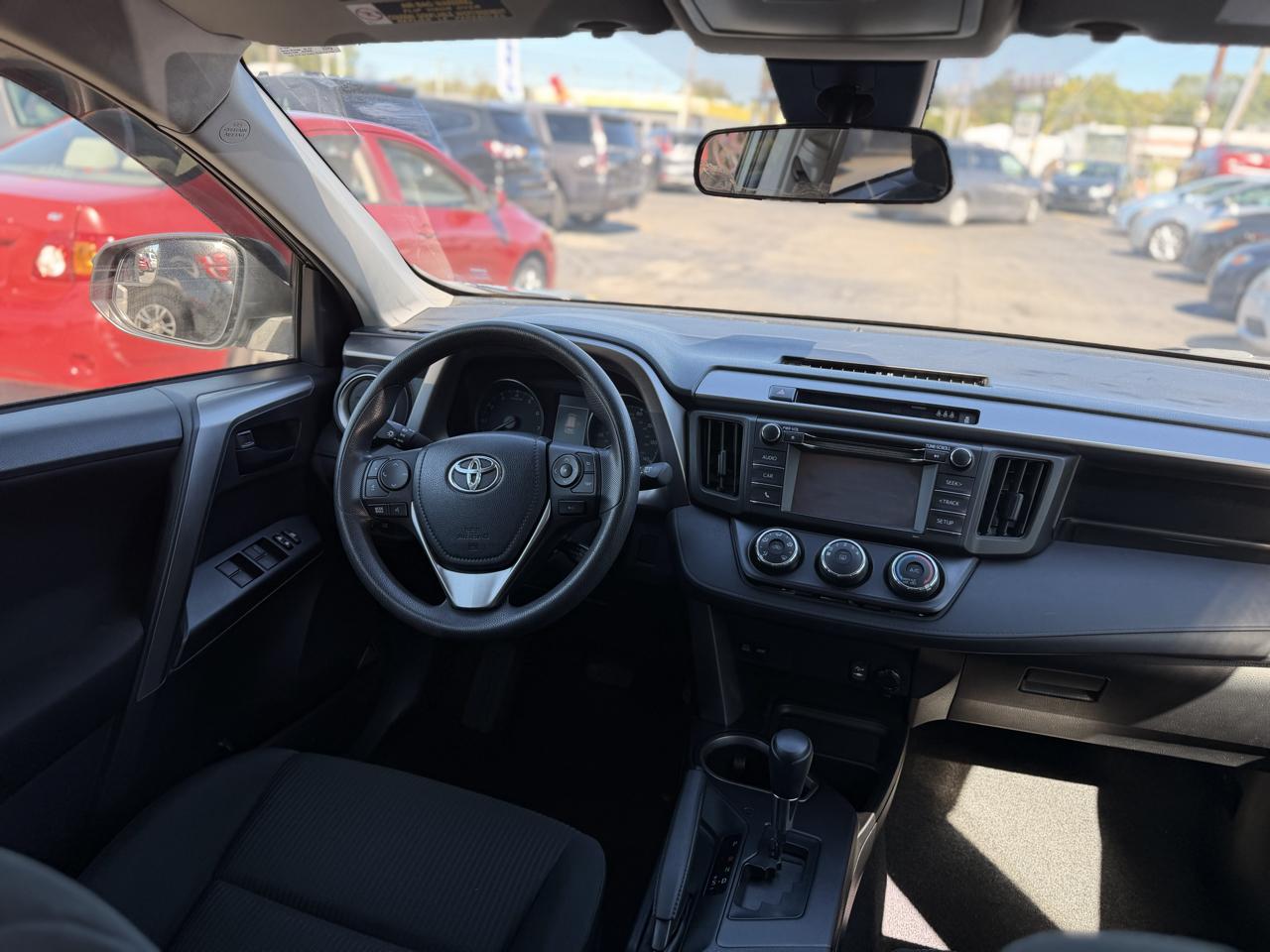 Toyota RAV4 LE FWD 2017