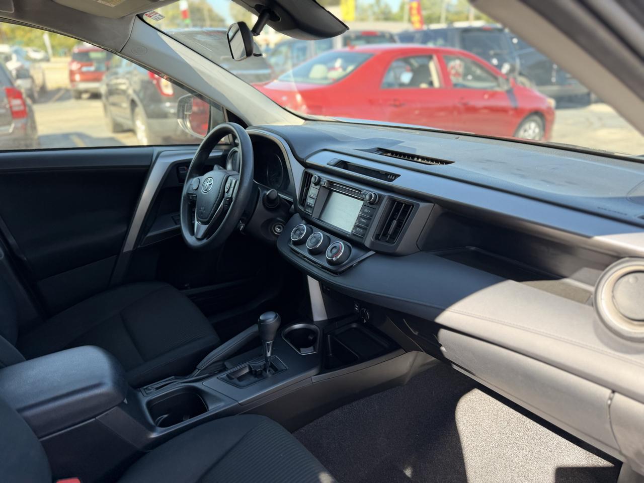 Toyota RAV4 LE FWD 2017
