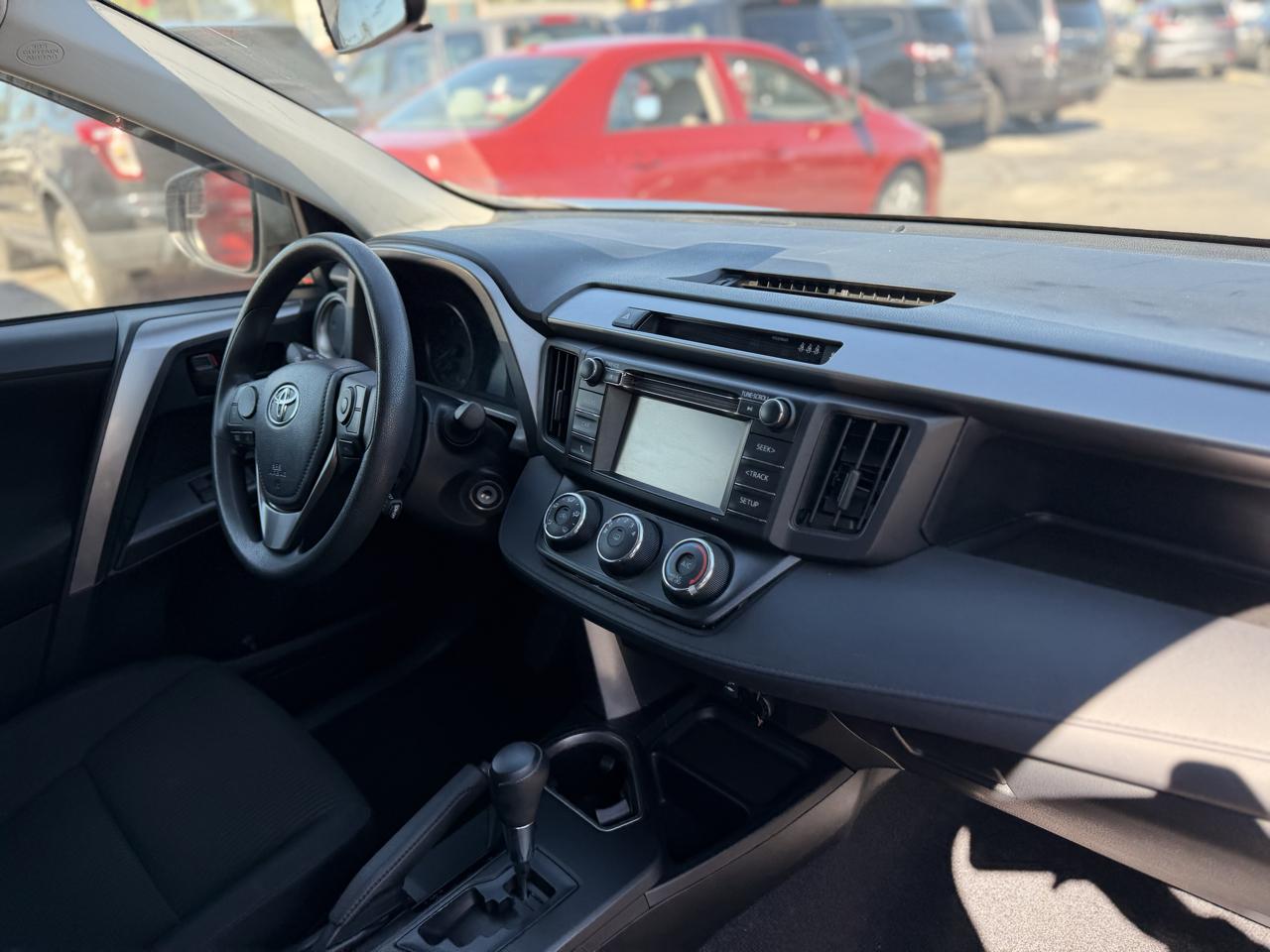 Toyota RAV4 LE FWD 2017