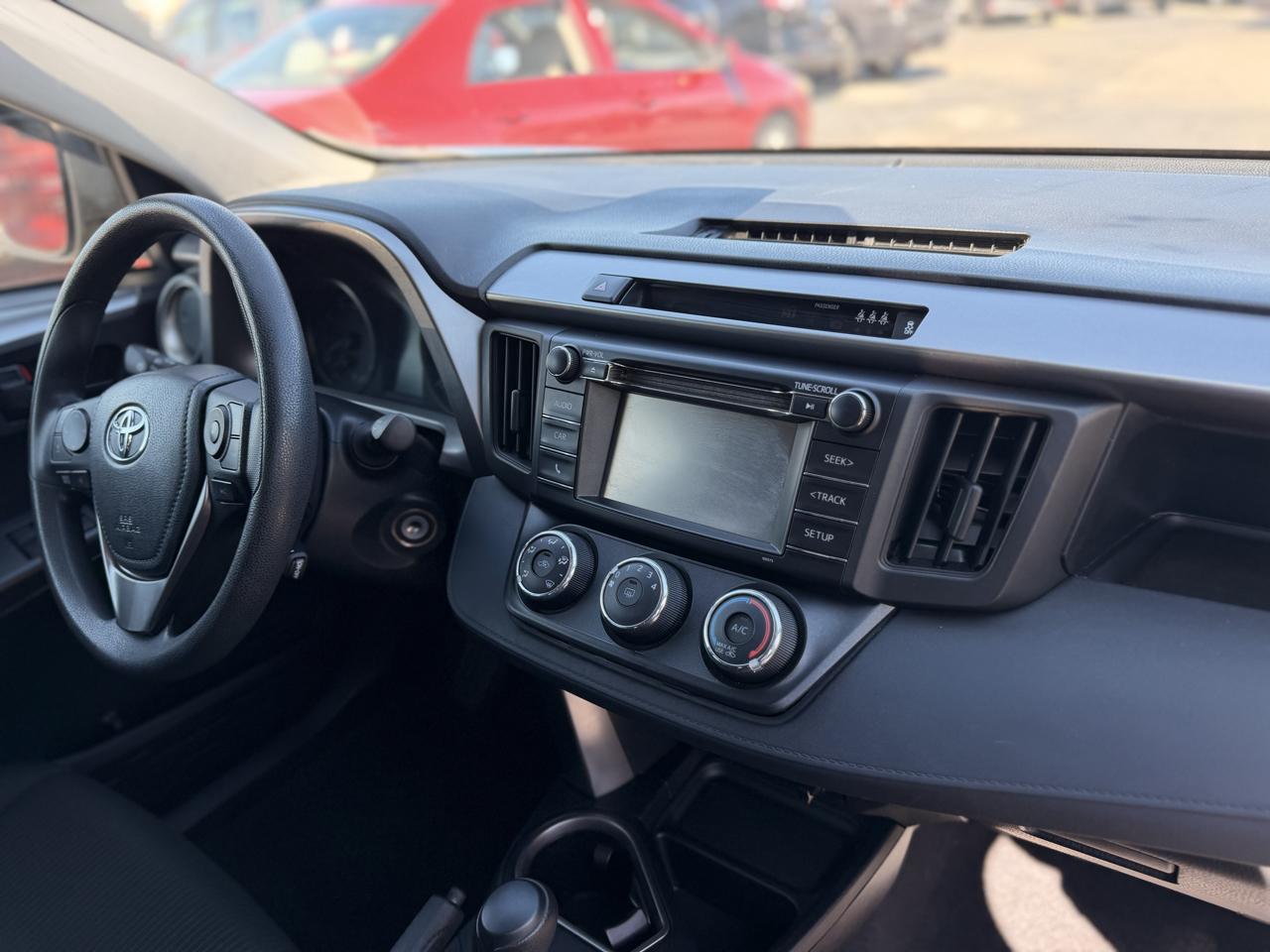 Toyota RAV4 LE FWD 2017