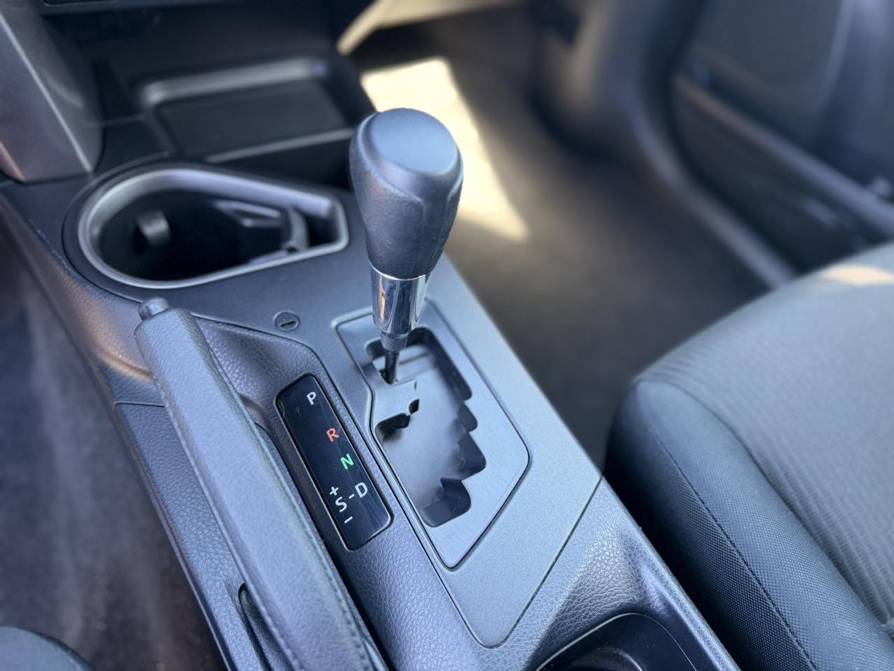 Toyota RAV4 LE FWD 2017