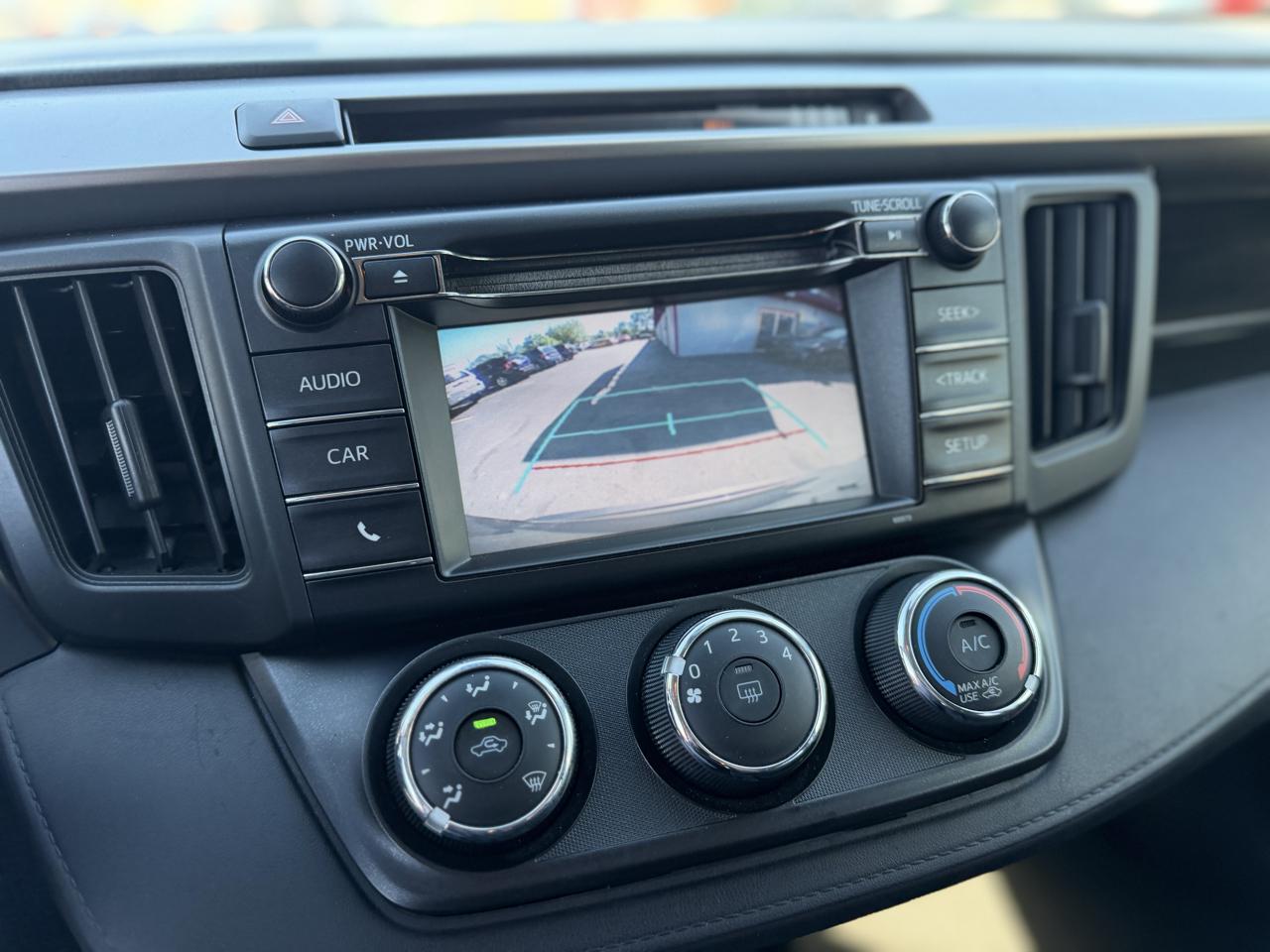 Toyota RAV4 LE FWD 2017