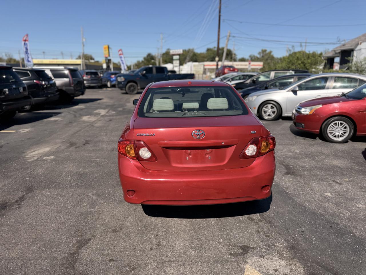 Toyota Corolla Base 5-Speed MT 2010