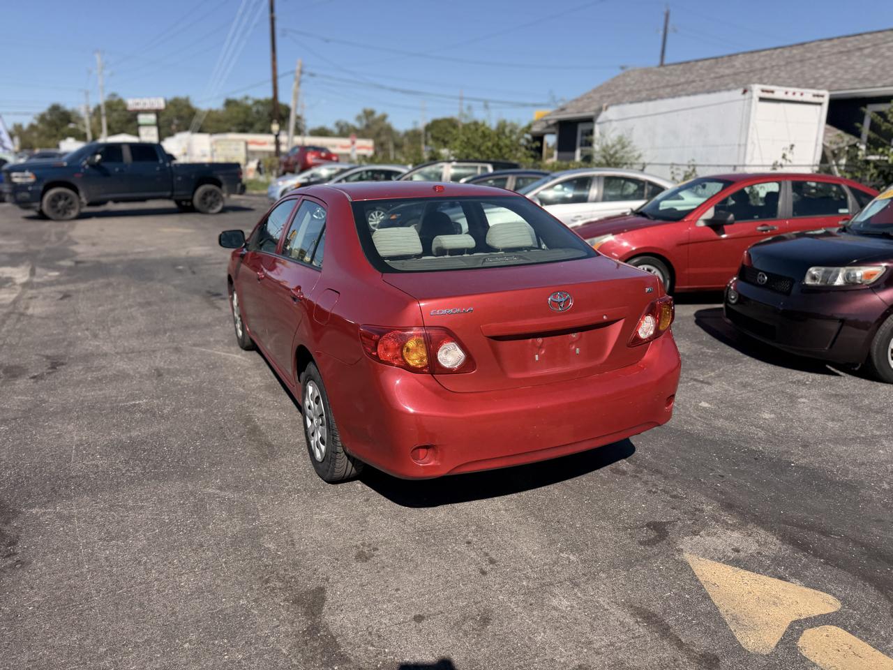 Toyota Corolla Base 5-Speed MT 2010