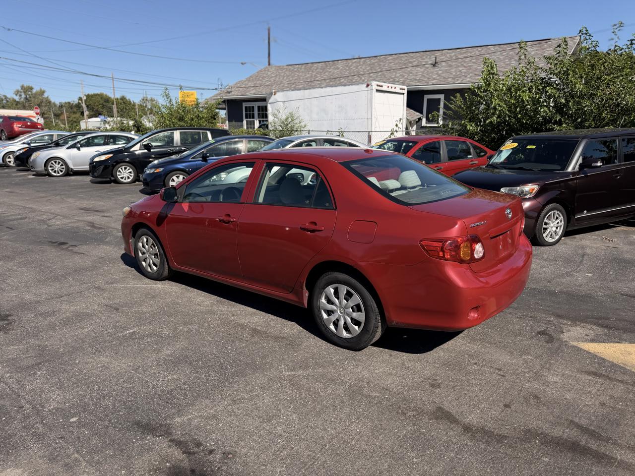 Toyota Corolla Base 5-Speed MT 2010