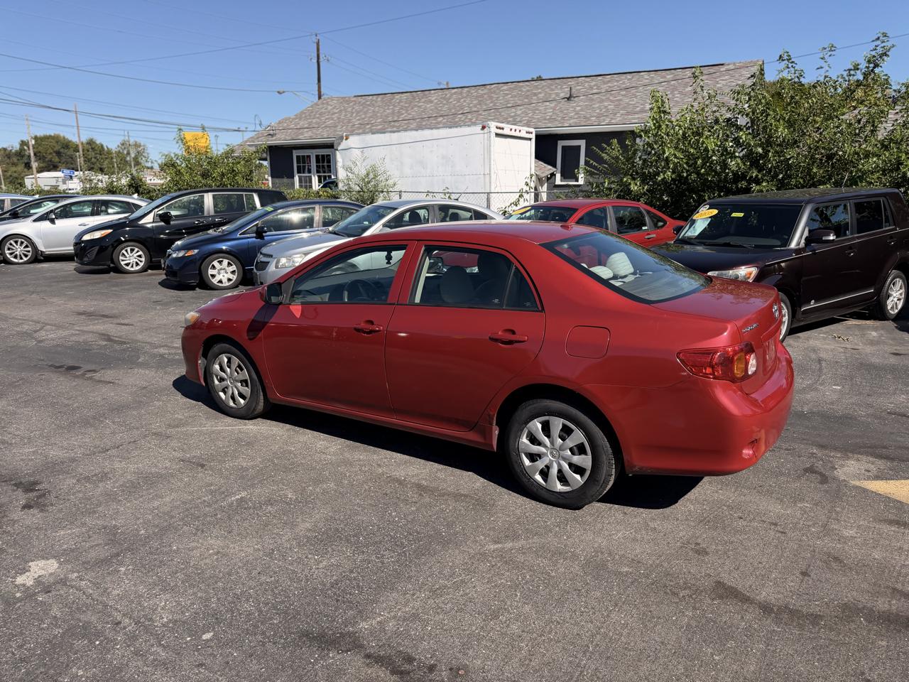 Toyota Corolla Base 5-Speed MT 2010