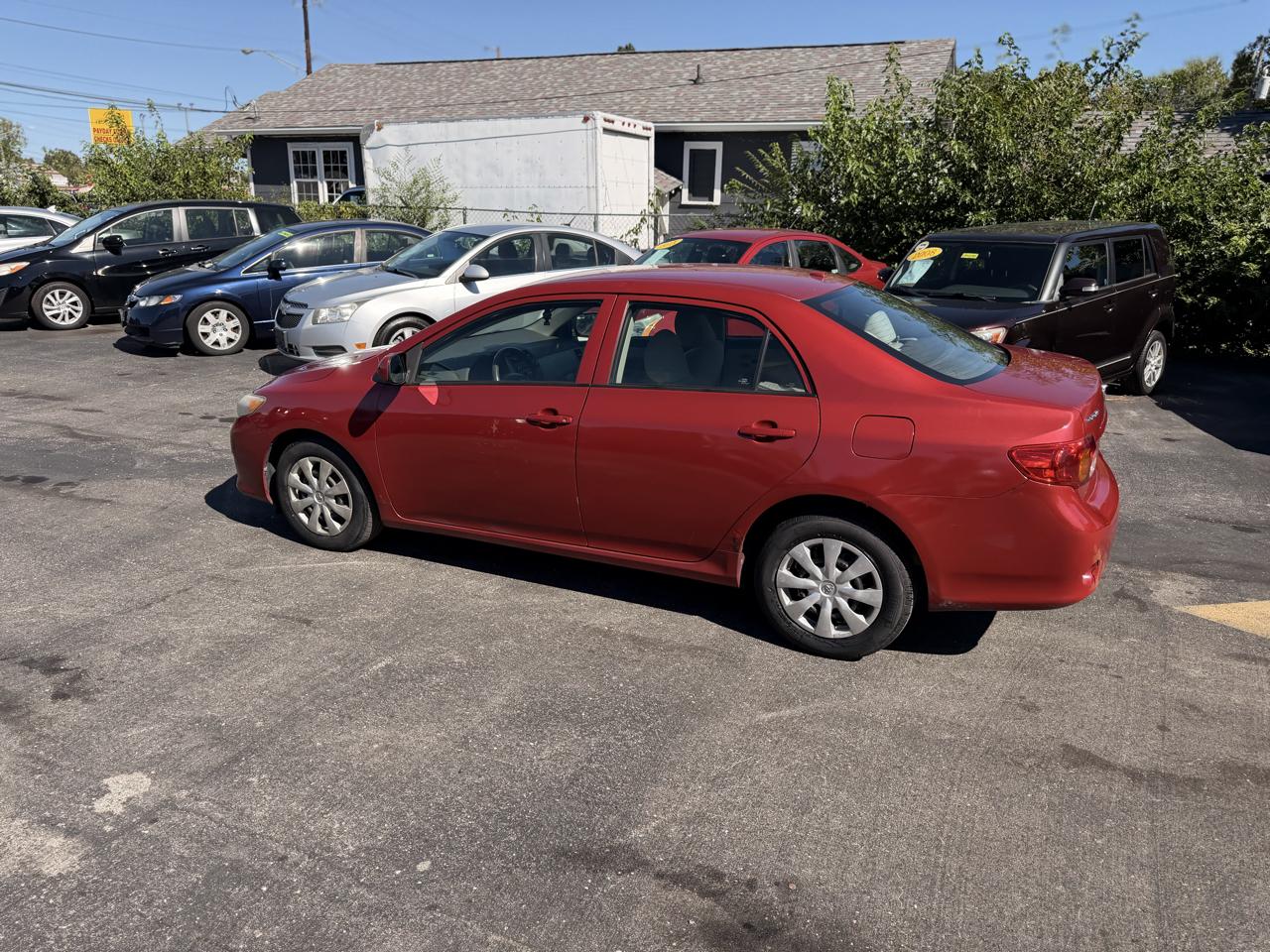 Toyota Corolla Base 5-Speed MT 2010