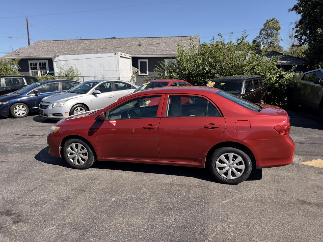 Toyota Corolla Base 5-Speed MT 2010