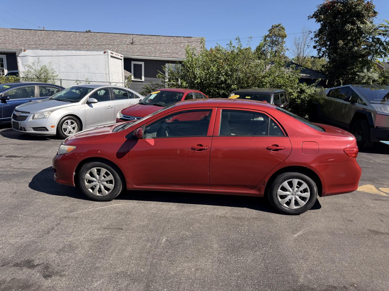 Toyota Corolla Base 5-Speed MT 2010