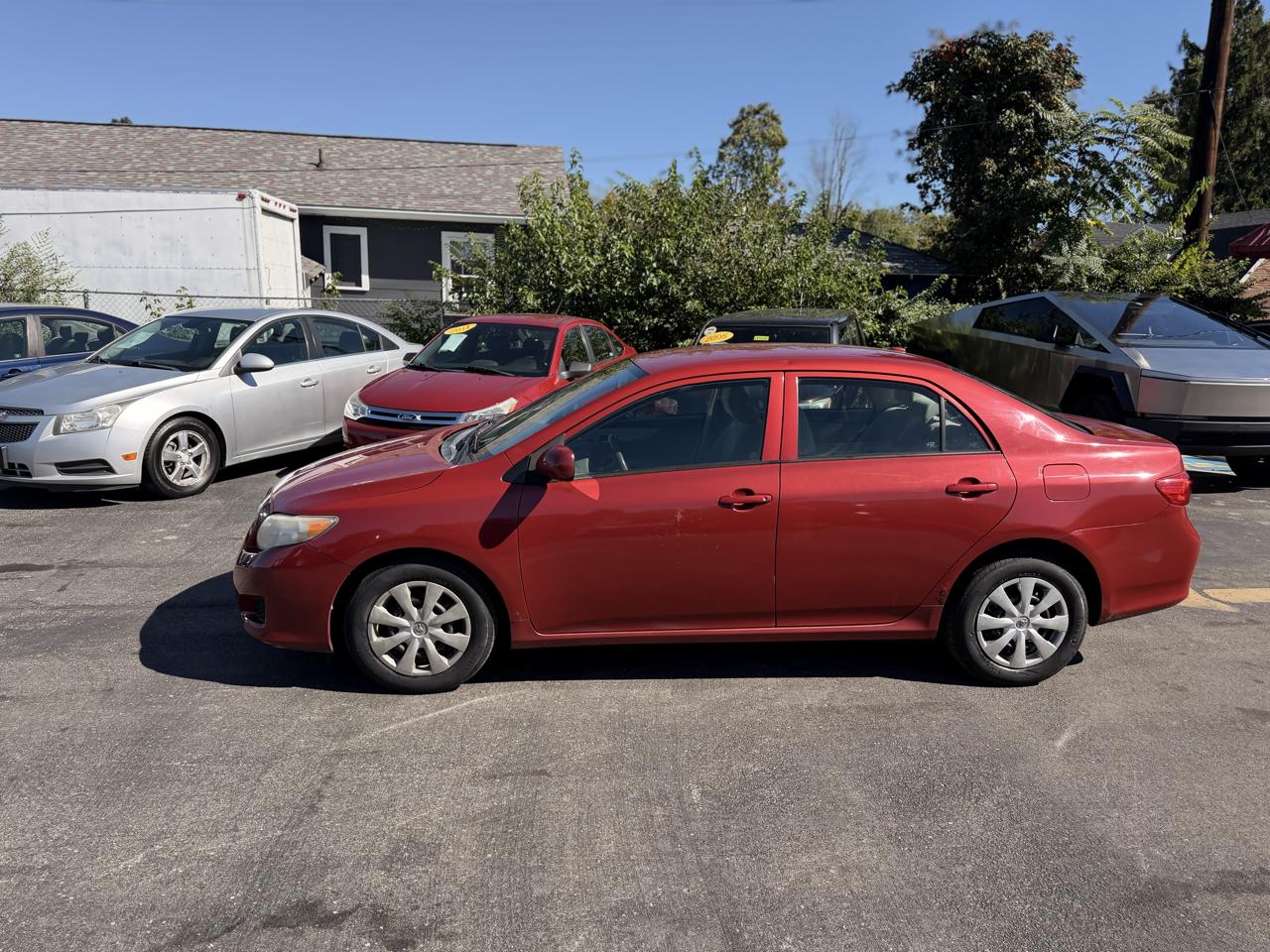 Toyota Corolla Base 5-Speed MT 2010