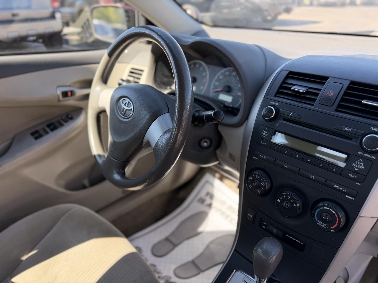 Toyota Corolla Base 5-Speed MT 2010