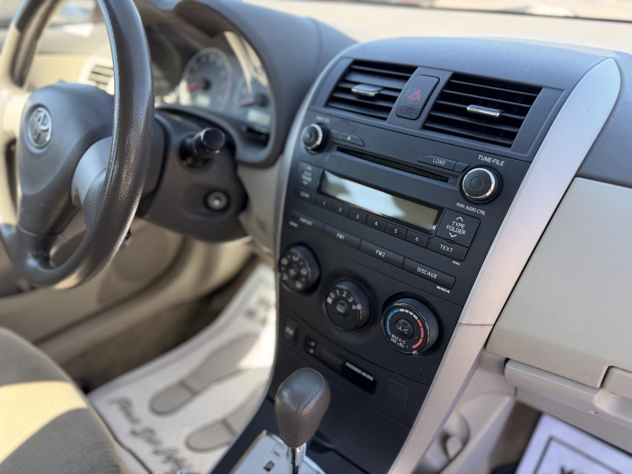 Toyota Corolla Base 5-Speed MT 2010