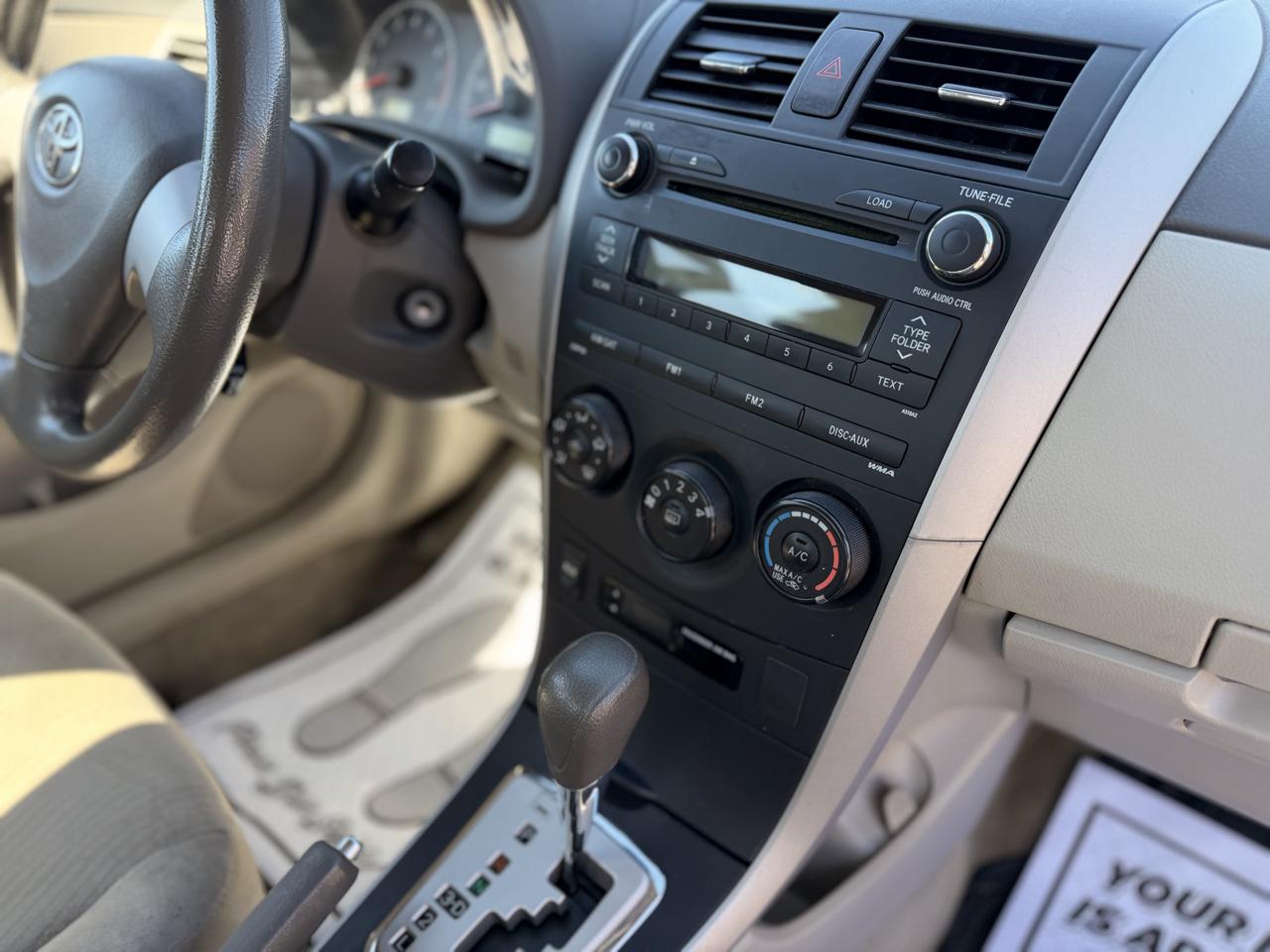 Toyota Corolla Base 5-Speed MT 2010