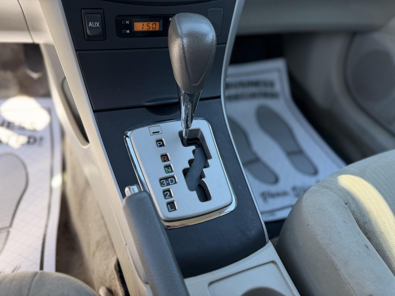 Toyota Corolla Base 5-Speed MT 2010