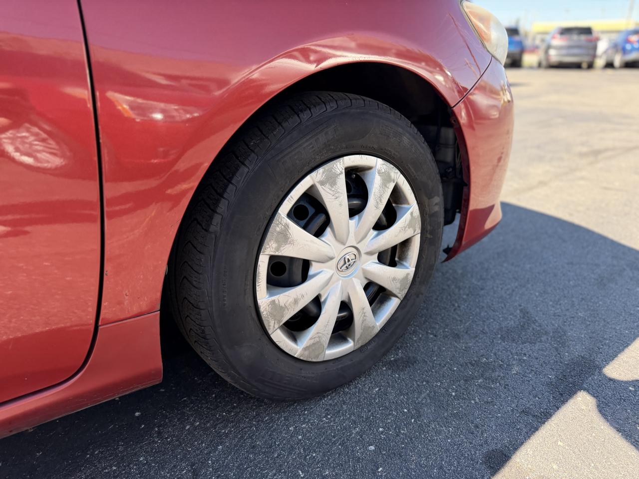 Toyota Corolla Base 5-Speed MT 2010