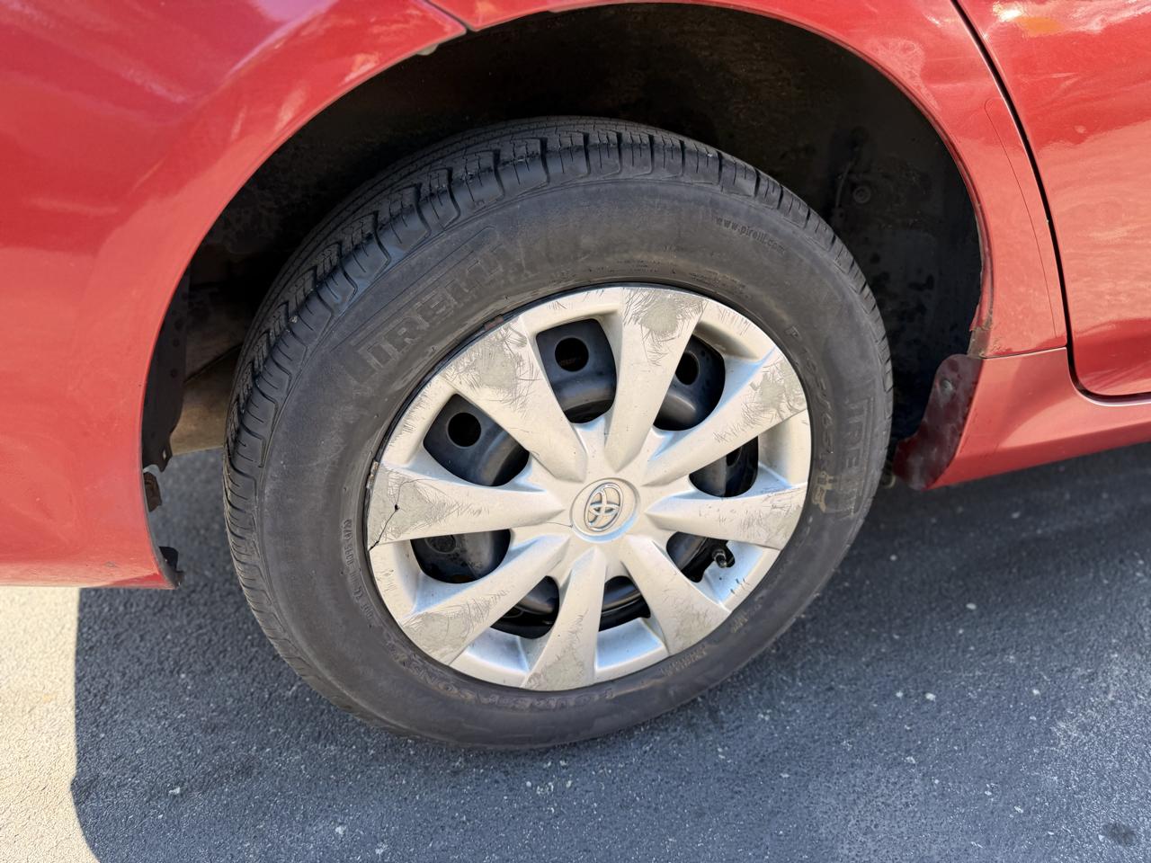 Toyota Corolla Base 5-Speed MT 2010