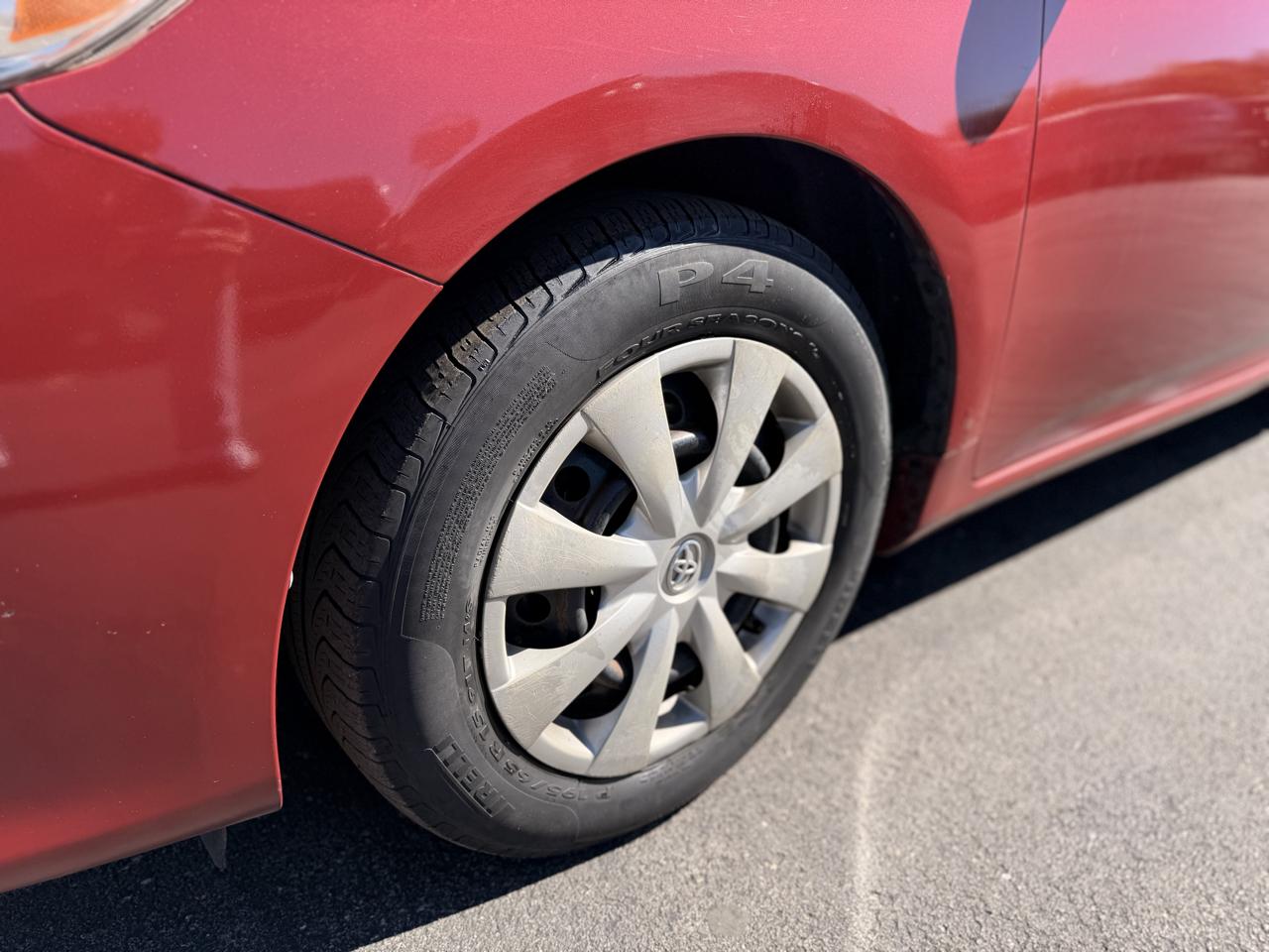 Toyota Corolla Base 5-Speed MT 2010
