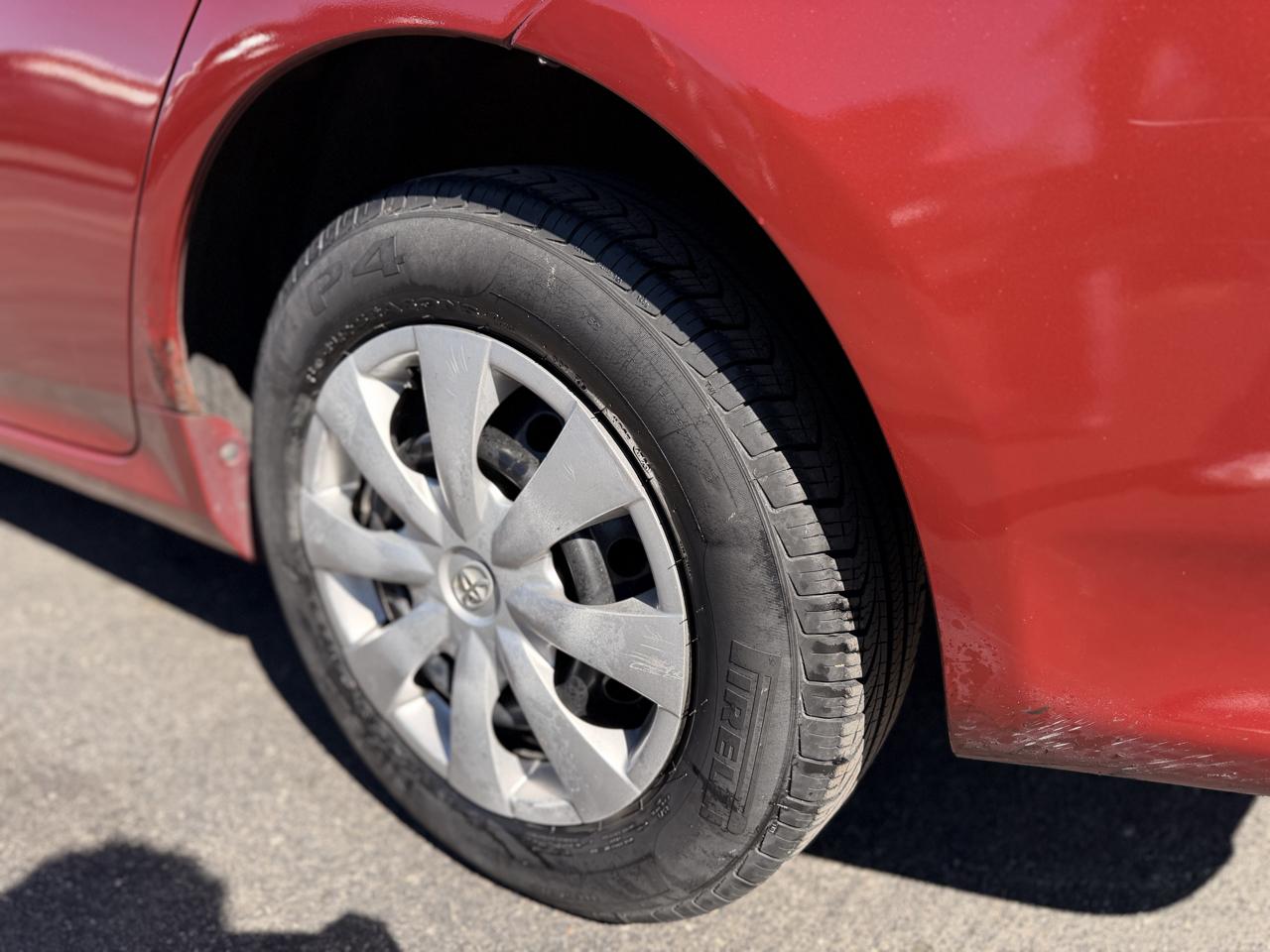 Toyota Corolla Base 5-Speed MT 2010