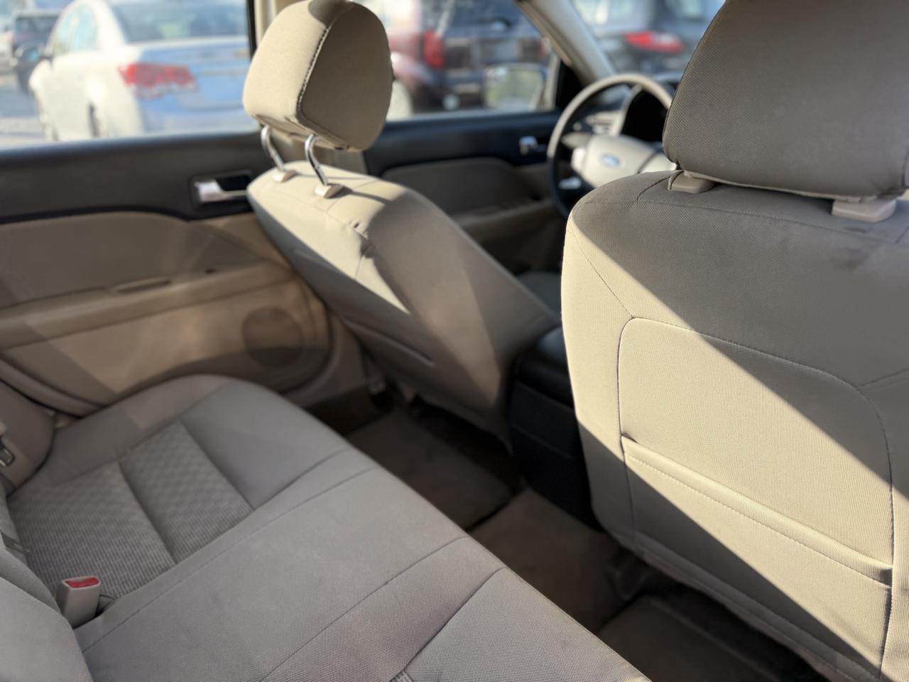 Ford Fusion SE 2012