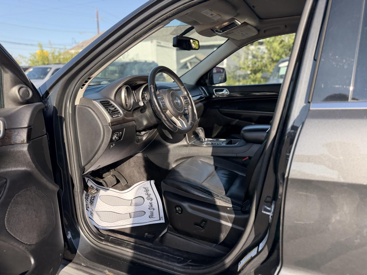 Jeep Grand Cherokee Laredo 4WD 2011