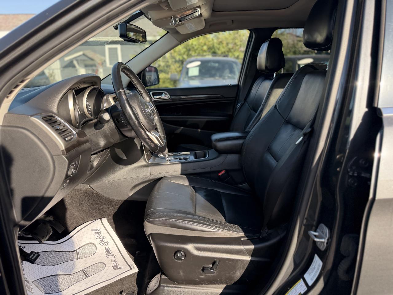 Jeep Grand Cherokee Laredo 4WD 2011