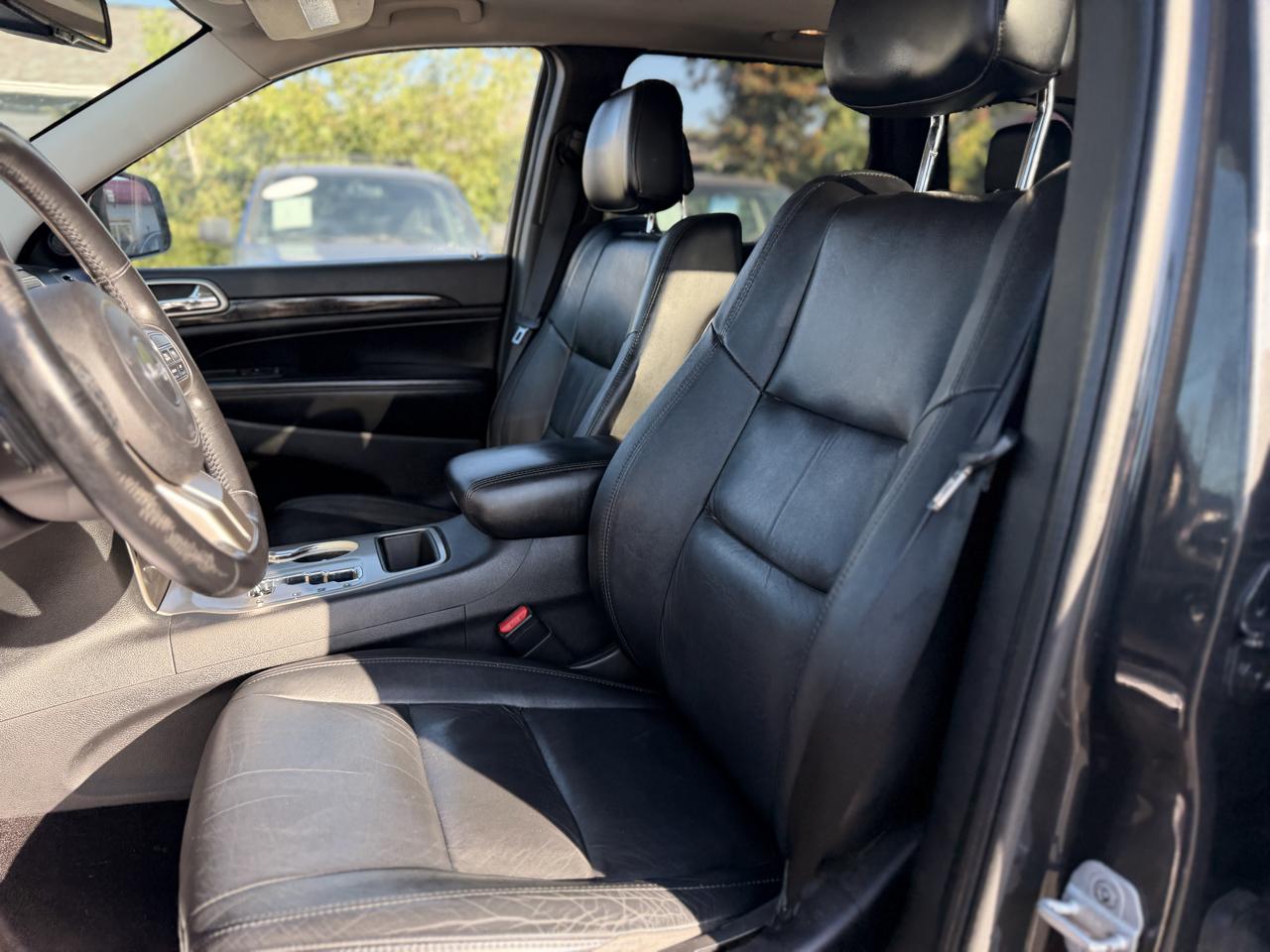 Jeep Grand Cherokee Laredo 4WD 2011