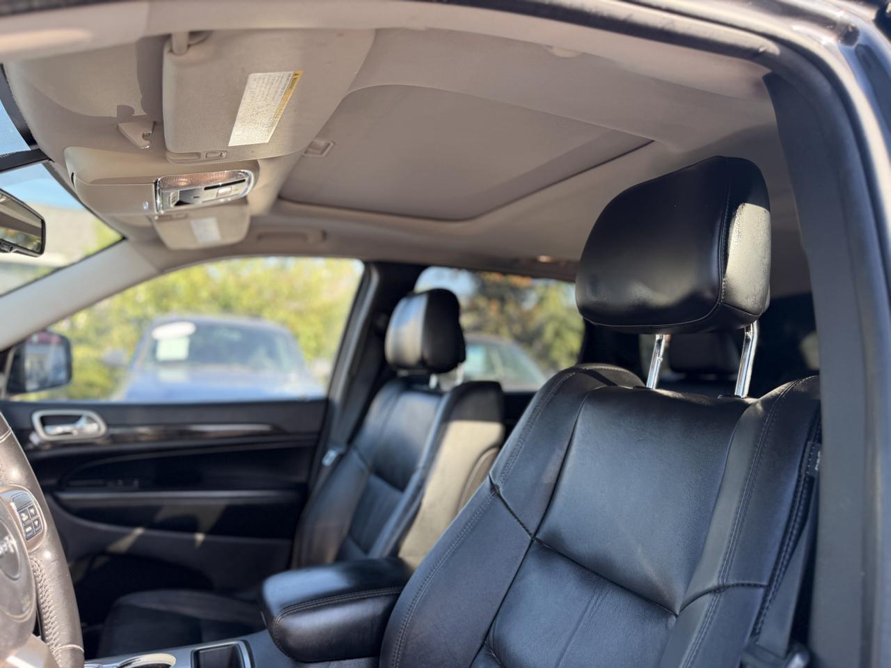 Jeep Grand Cherokee Laredo 4WD 2011