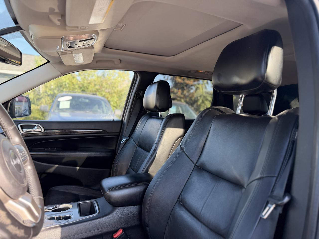 Jeep Grand Cherokee Laredo 4WD 2011