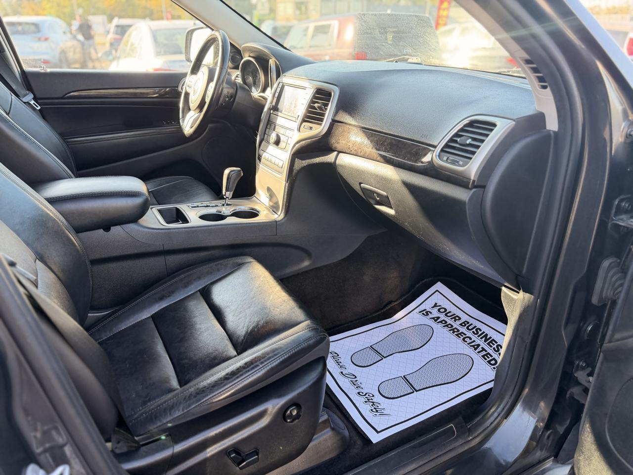 Jeep Grand Cherokee Laredo 4WD 2011