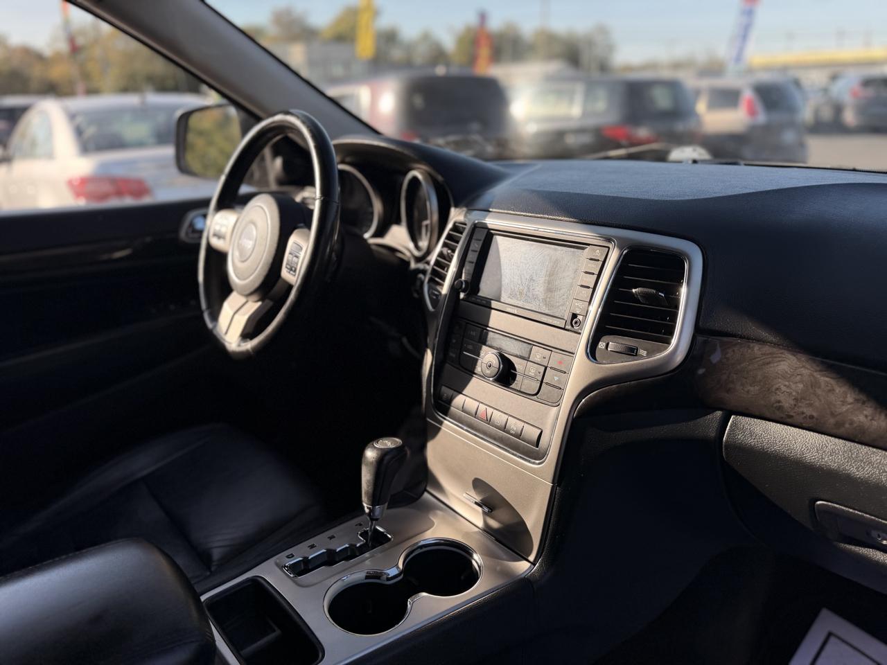 Jeep Grand Cherokee Laredo 4WD 2011