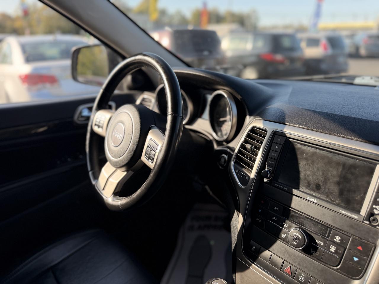 Jeep Grand Cherokee Laredo 4WD 2011