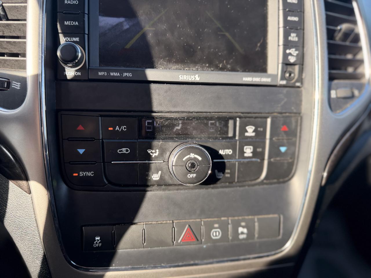 Jeep Grand Cherokee Laredo 4WD 2011